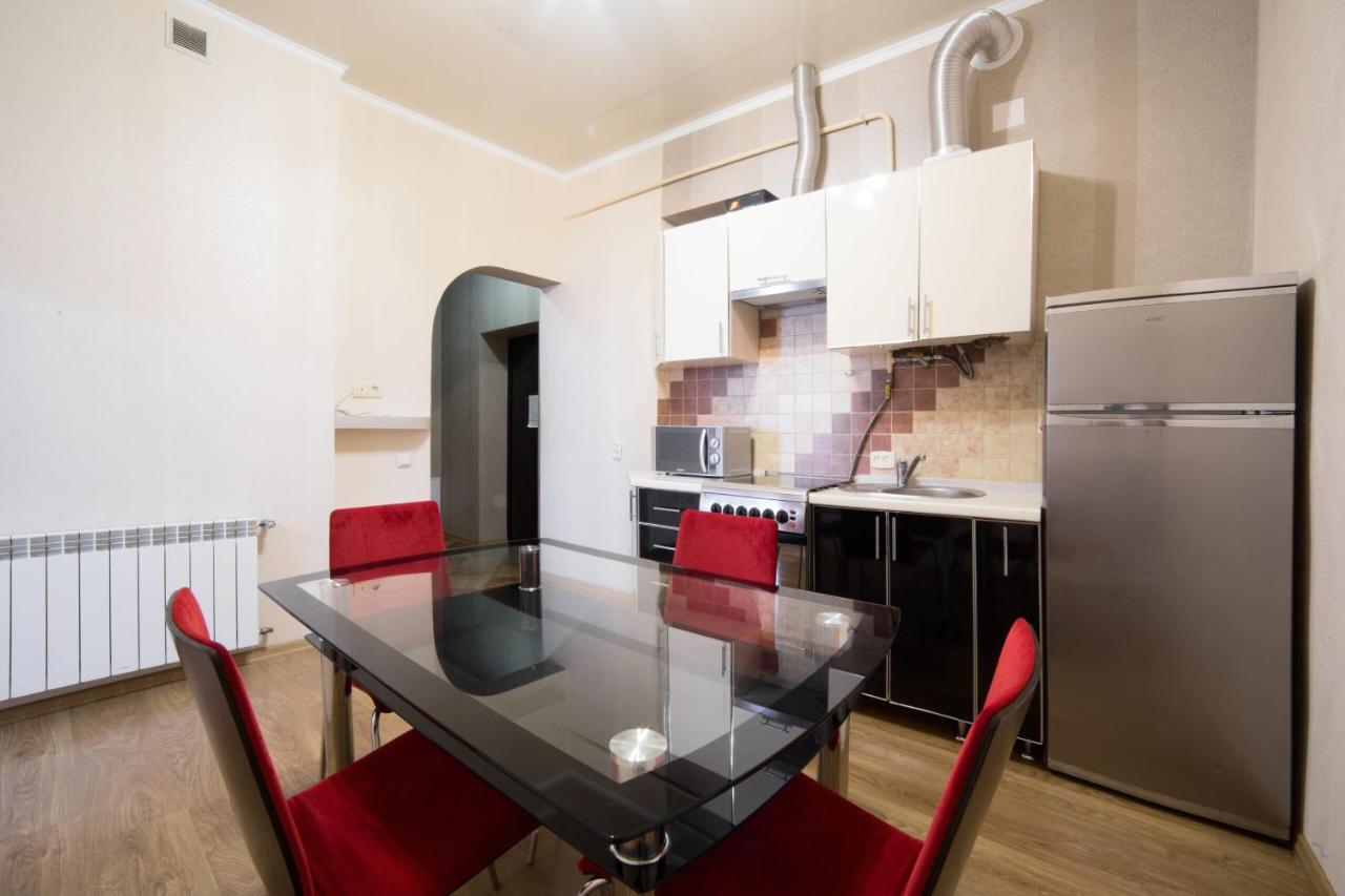 Апартаменти На Вірменській3 З 2Спальні Та Кухня Lviv Extérieur photo